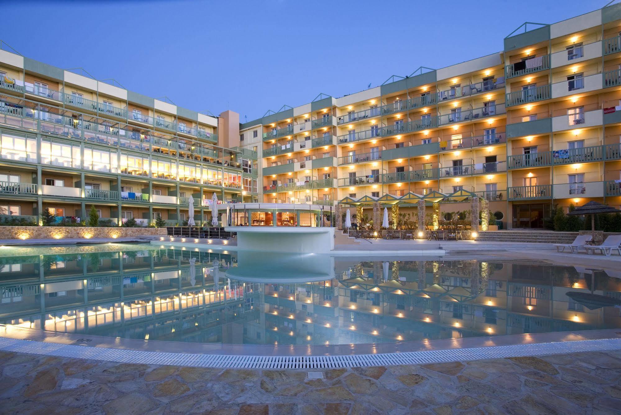 Hotel Ariti Grand 4*